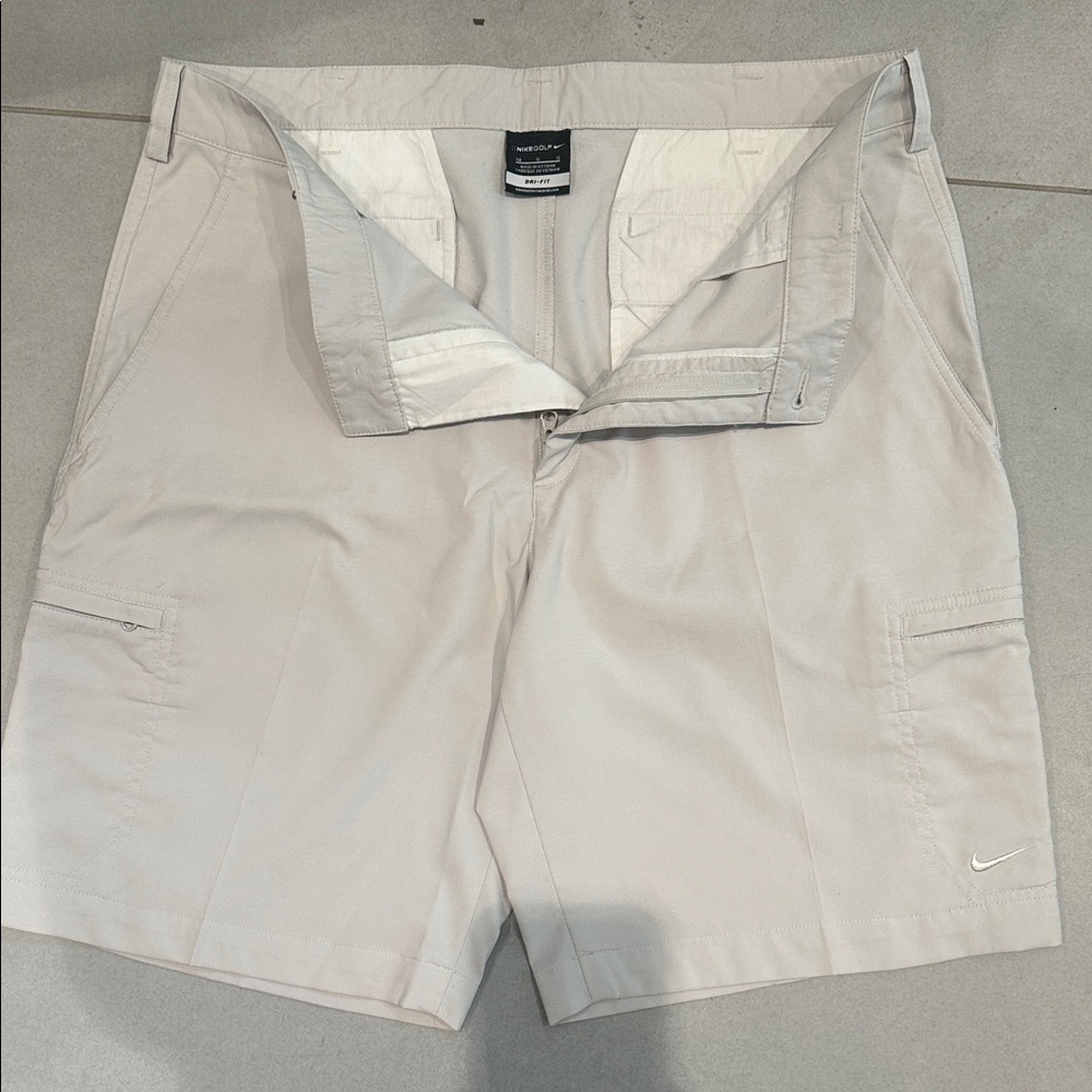 Nike Men's Light Gray Athletic Shorts